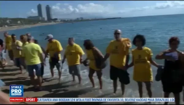 Proteste pe o plajă din Barcelona. Ce le reproșează localnicii turiștilor