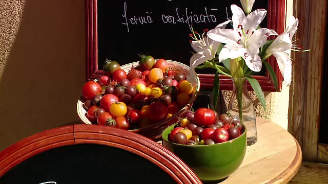 Soluţia inedită a fermierilor din Braşov: roşiile vândute la bistro