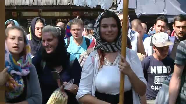 Zeci de mii de pelerini, la mănăstirea Nicula. Icoana de aici ar face minuni