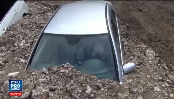 Județele Brașov și Sibiu, grav afectate de viituri și grindină