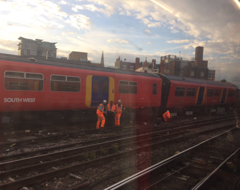 Tren deviat în apropierea stației Waterloo din Londra