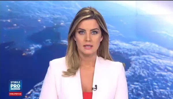 Un microbuz a ars din cauza unei motociclete, la Arad. Cum a fost posibil