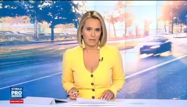 Trei răniţi, după ce un tânăr a intrat cu maşina în terasa unui bar, în Argeș