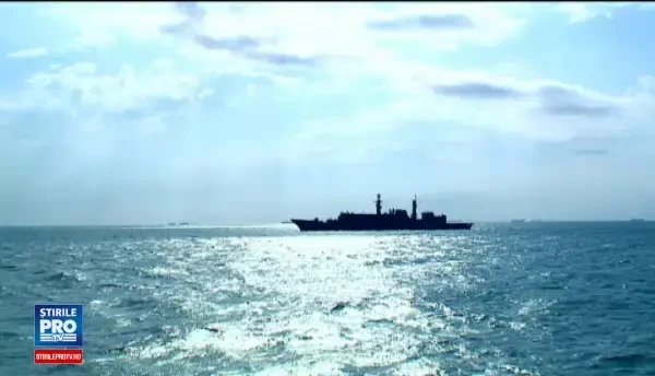 Festivităţi impresionante de Ziua Marinei. Peste 10.000 de turişti, încântaţi de spectacol