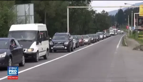 2.000 de șoferi au devenit pietoni de Sf. Maria. Aglomerație infernală la întoarcearea acasî
