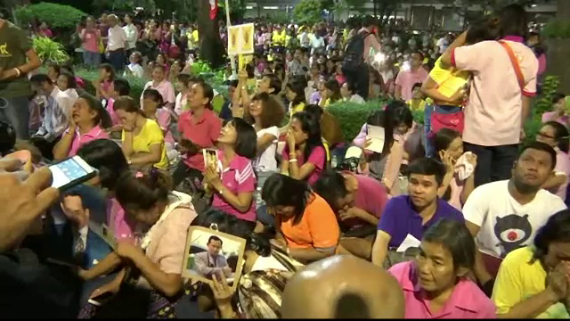 Rege înmormântat la un an de la deces