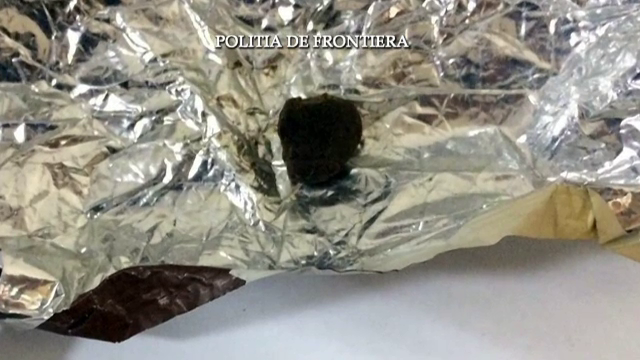 Patru tineri francezi, prinși la intrare în România cu droguri