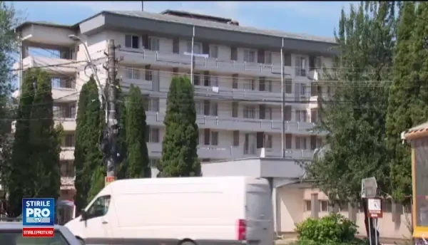 Scene sinistre într-un hotel din Vatra Dornei. Ce i-a făcut un bărbat mamei sale