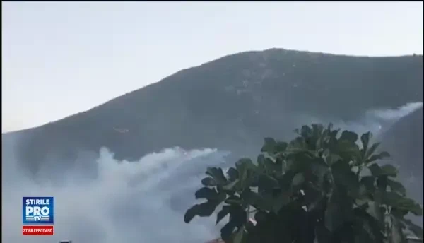 Turiștii români din Grecia nu sunt speriați de incendiile devastatoare