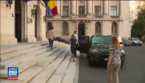 Șefii celor două direcții de pașapoarte și-au cerut public scuze