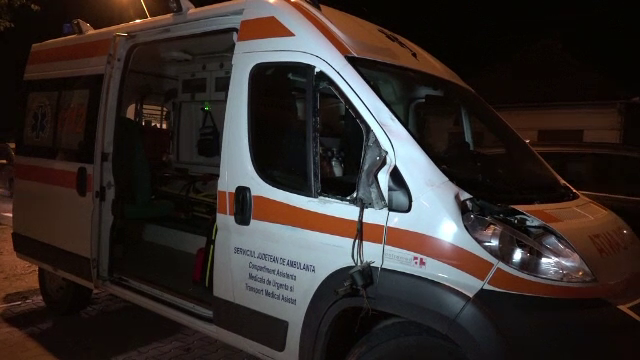 Bebeluş de 3 luni dus la spital cu hipotermie, după ce a rămas blocat în telescaun