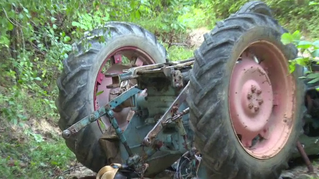 Un bărbat din Bistrița Năsăud a murit strivit de propriul tractor