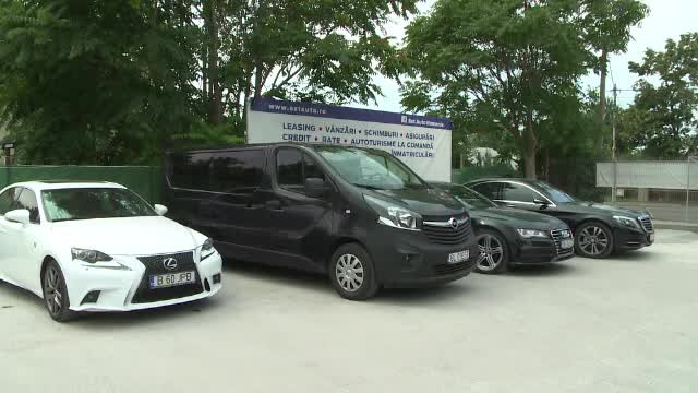 A pus mâna pe trei mașini de lux și le-a avariat pe toate