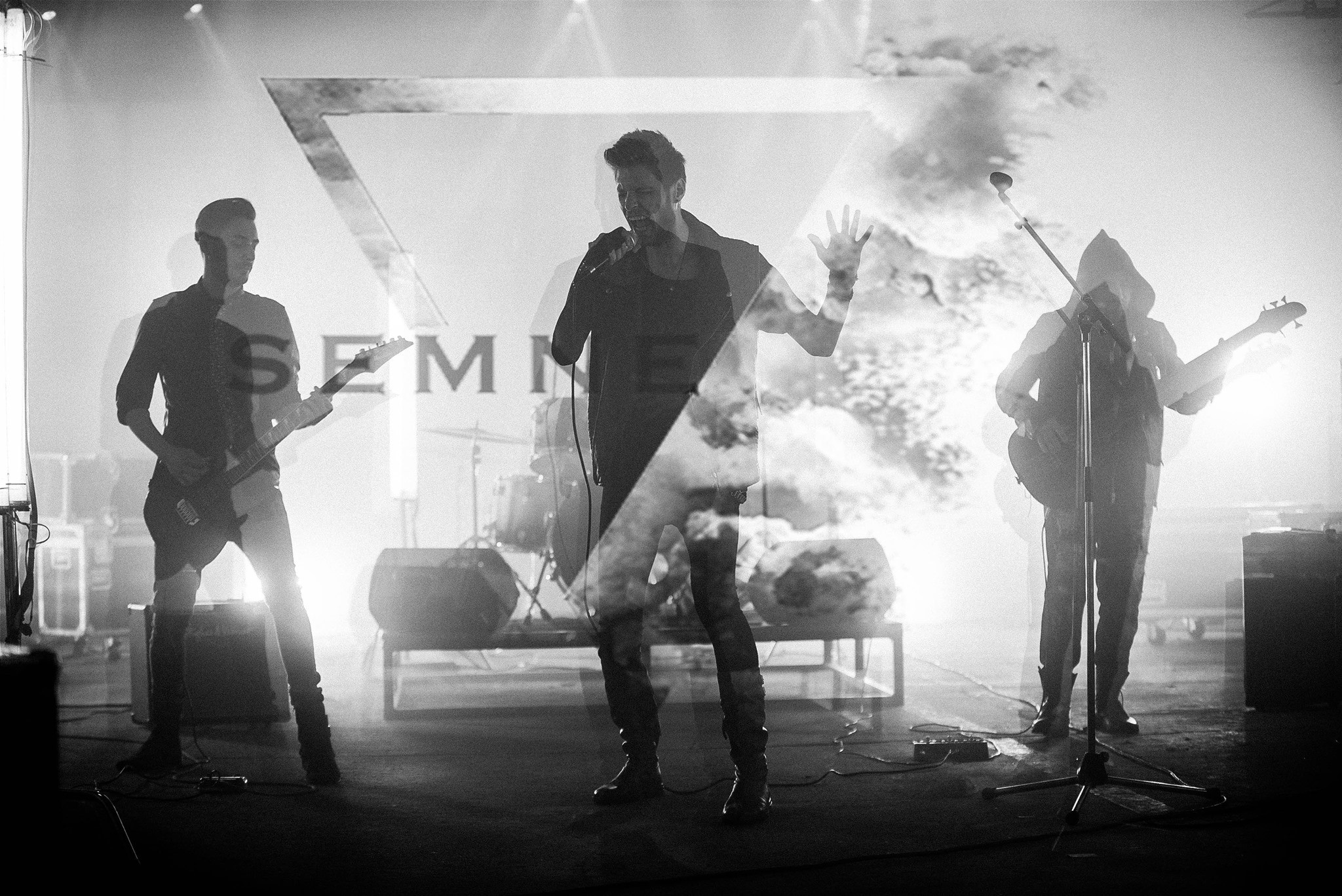 Trupa 7 Semne a lansat o nouă piesă, dedicată luptătorilor: ”Cage”