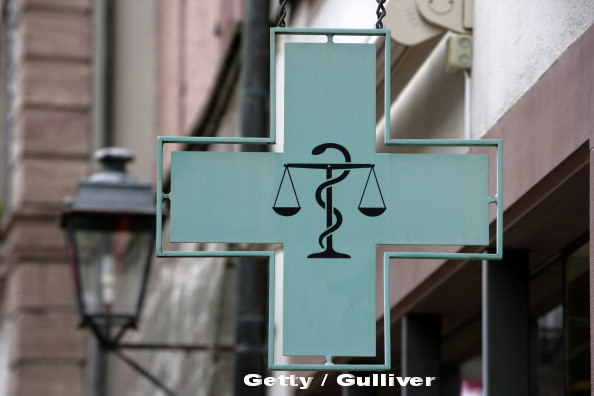 Un român şi-a dat pantalonii jos în timpul unui furt în Elveția, să o sperie pe farmacistă