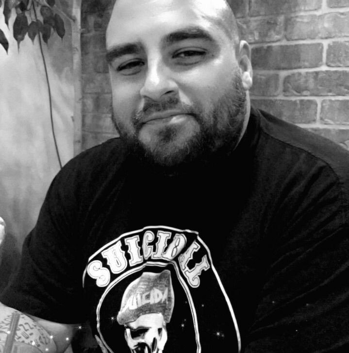 Un bărbat își filmează criza violentă de crampe musculare: ”Extrem de dureros!”