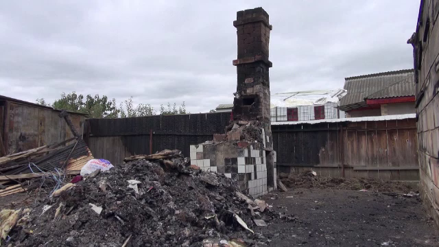 Au nevoie de ajutor după ce le-a ars casa: ”Am ramas cu hainele de pe noi”