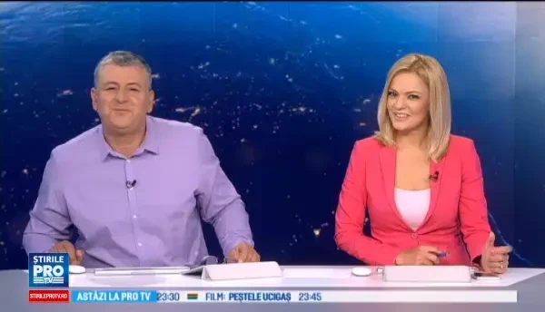 Robotul care muncește cot la cot cu angajații unui hotel