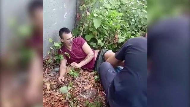 Hoţul care şi-a luxat glezna în timp ce încerca să scape, arestat pentru furt