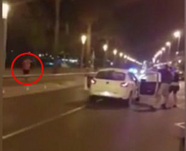 Momentul în care un suspect este ucis după al doilea atac terorist din Spania