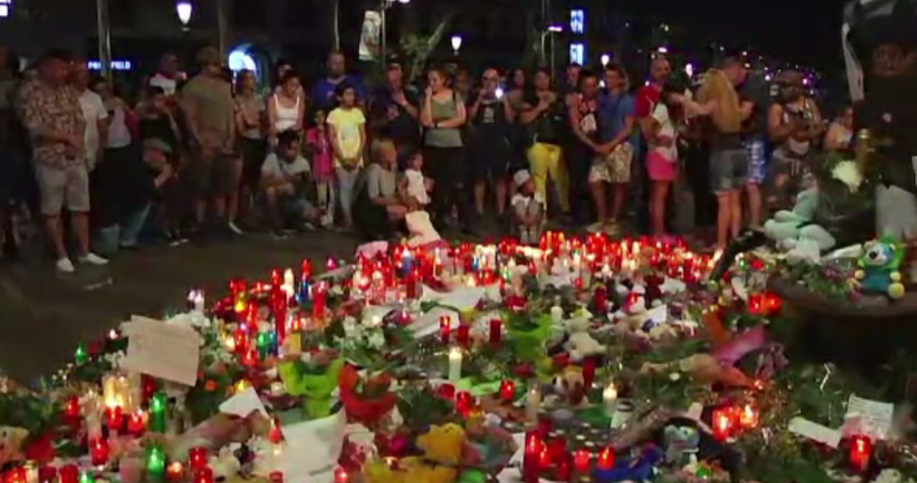 Atentat în Barcelona. 20 de butelii cu gazul ucigaș ”Mama lui Satan” descoperite în casa teroriștilor