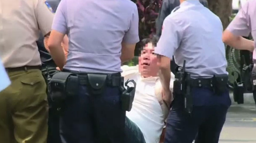 Atac cu o sabie de samurai în Taiwan. Un polițist a fost rănit