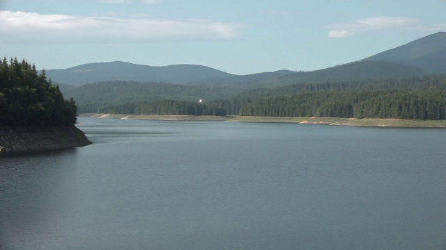 Munţii Şureanu, locul ideal pentru o vacanţă de neuitat. Cât plătiţi pentru a vedea minunăţiile descrise de Sadoveanu