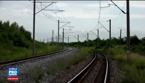 O nouă tragedie pe calea ferată. Un bătrân a murit după ce și-a salvat soția de pe șine