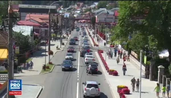 Turiștii care s-au dus la munte cu trenul au ajuns mai repede decât cei cu mașinile