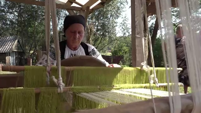 Ziua cânepii, sărbătorită într-un sat din Albă. Cum se fac costumele tradiţionale