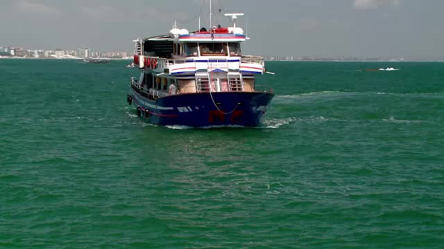 Distracție pe litoralul românesc. Cât costă plimbările cu navele de agrement