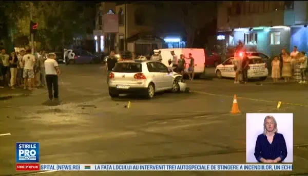Două mașini distruse și doi răniți într-un accident în Capitală