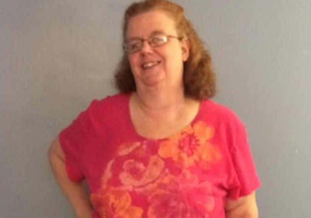 O femeie blocată 3 ore într-o piscină a fost salvată de Facebook