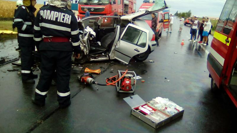 Trei morţi şi trei răniţi în urma unui accident rutier produs pe DN 2, în Ialomiţa