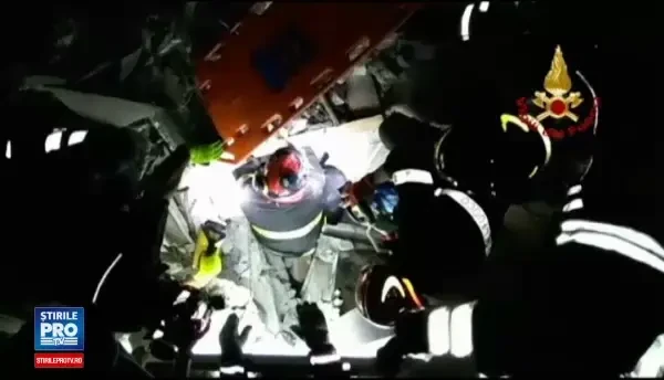 Cutremur în Italia: 2 morți și 40 de răniți. Trei frați, salvați de sub dărâmături