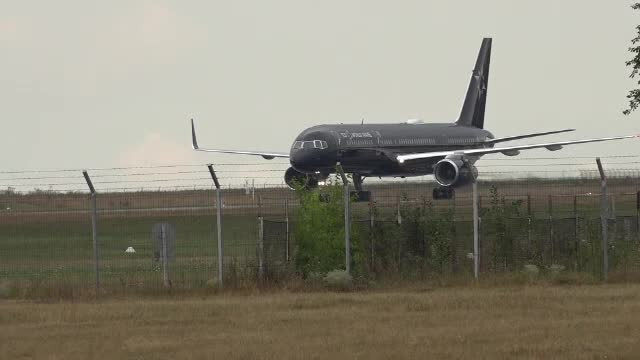 55 de turiști americani, veniți în Bucovina cu un avion privat