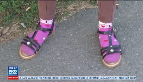 Adolescentă de 15 ani, violată de propriul tată. Cum l-a înregistrat fata