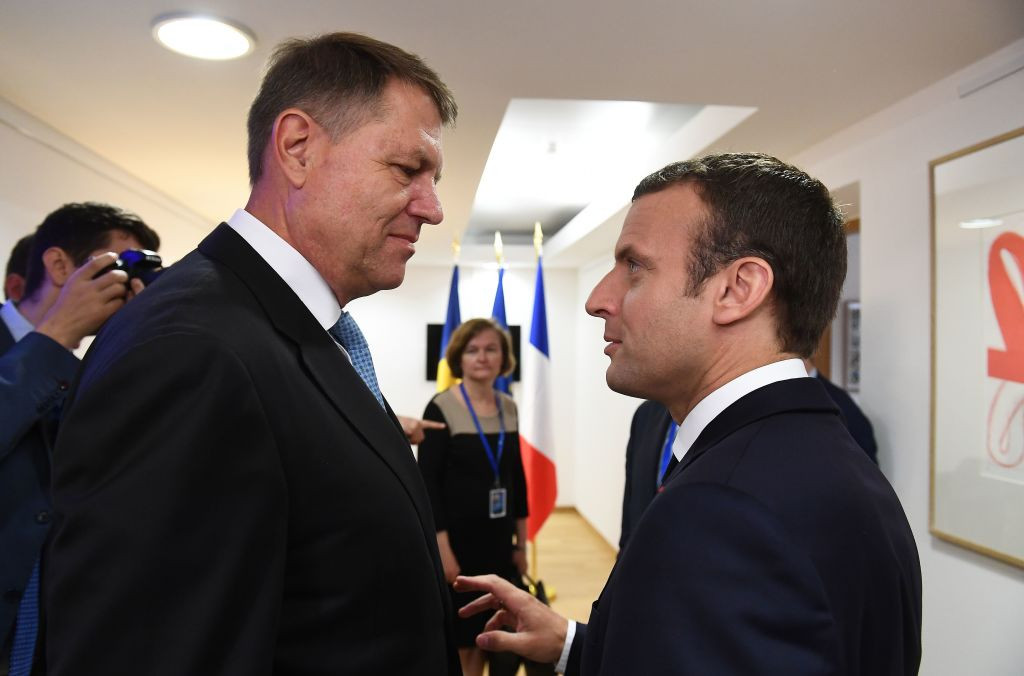 Iohannis a vorbit la telefon cu președintele Franței. Discuții despre epidemia de Covid-19