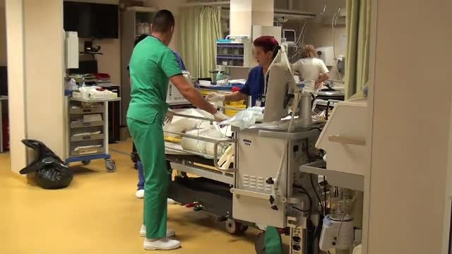 Un pacient cu arsuri grave riscă să își piardă viața pentru că nu există locuri în spitalele de specialitate
