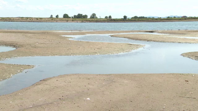 Din cauza secetei, nivelul și debitul Dunării riscă să ajungă la minime istorice