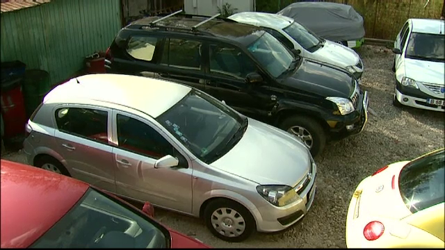 S-au trezit cu avarii pe care nu le-au comis și facturi de sute de euro