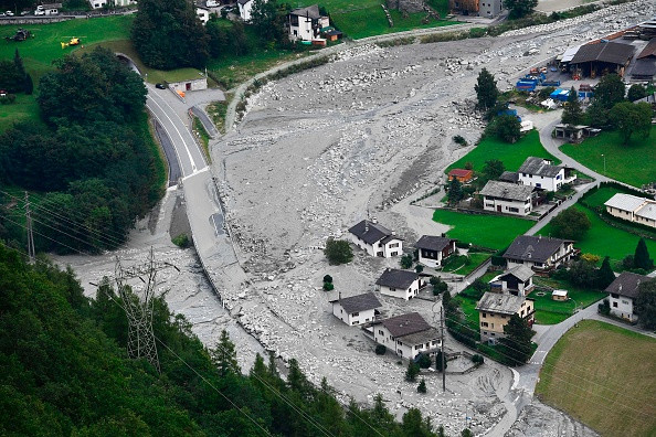 14 persoane dispărute în Alpii Elvețieni, în urma unei alunecări de teren