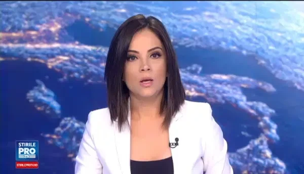 O basculantă s-a oprit într-o casă, în urma unui accident