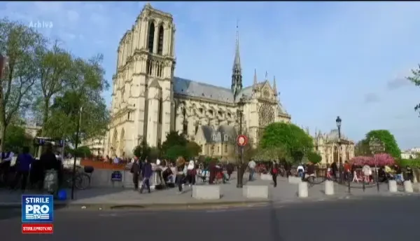 Vizita lui Macron poate afecta piaţa muncii de la noi. Reacţia lui Iohannis