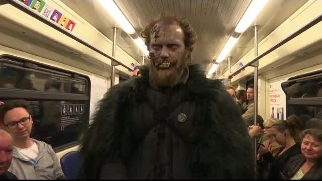 ”Invazie” a ”Umblătorilor Albi” la metroul din Moscova