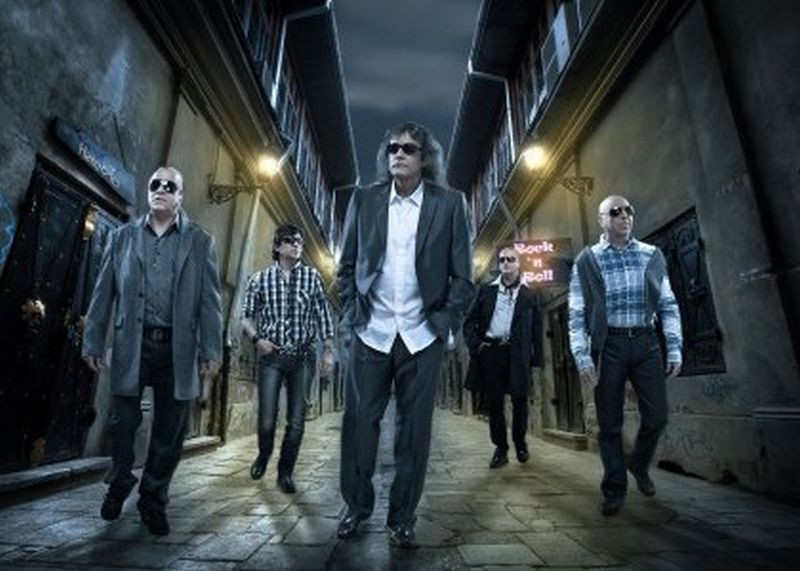 Iris a încetat colaborarea cu Cristi Minculescu. Noua formulă a trupei