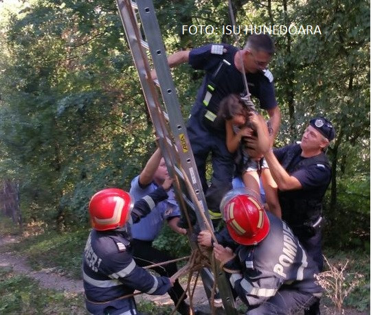 17 turişti, între care 2 copii, blocaţi în telecabină, la Deva