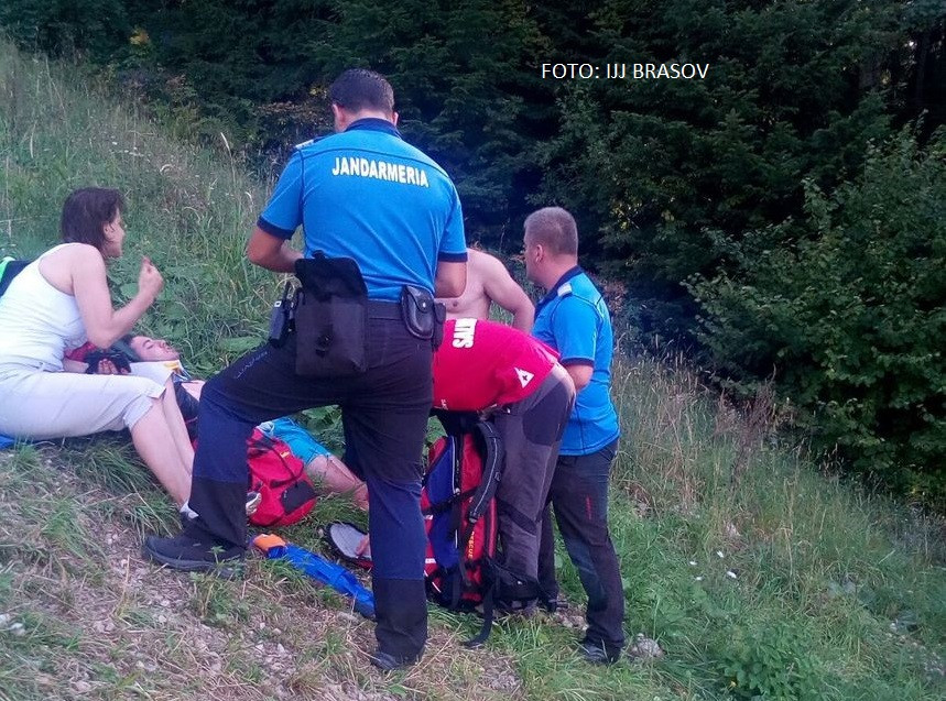 Tânăr salvat în munţi, după ce a căzut într-o râpă