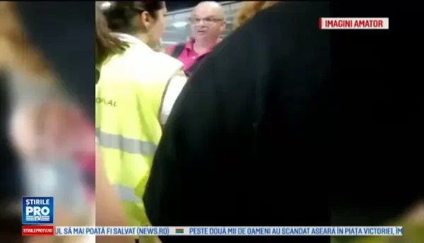 300 de români, blocați pe un aeroport din Portugalia. Ne-au mânat ca pe o turmă