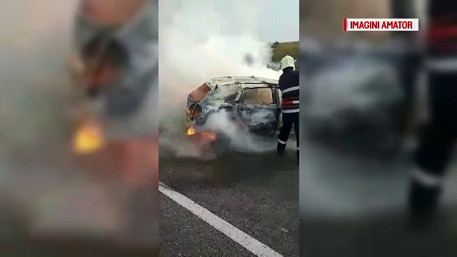 Accident în județul Vaslui. În urma coliziunii frontale, un vehicul a luat foc